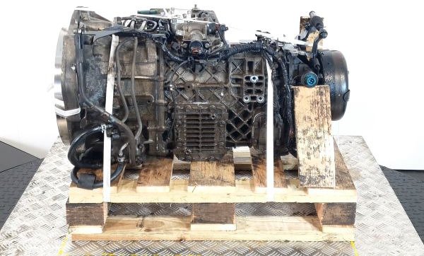 Isuzu PB-NKR81A Automatic Gearbox - Sebességváltó: 3 kép. Isuzu PB-NKR81A Automatic Gearbox - Sebességváltó: 3 kép.
