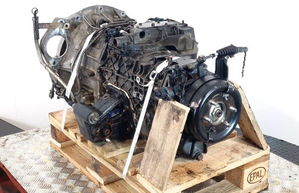 Isuzu PB-NKR81A Automatic Gearbox - Sebességváltó: 4 kép. Isuzu PB-NKR81A Automatic Gearbox - Sebességváltó: 4 kép.