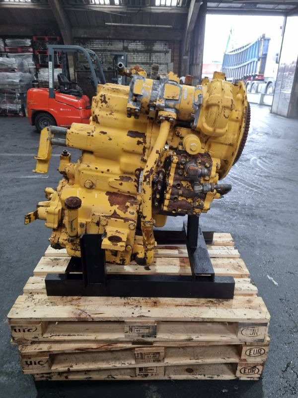 Komatsu 714-16-20002 Gearbox (Plant) - Sebességváltó - Építőipari gépek: 2 kép. Komatsu 714-16-20002 Gearbox (Plant) - Sebességváltó - Építőipari gépek: 2 kép.