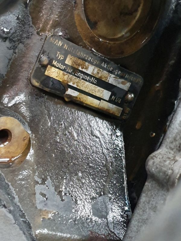 MAN D0834 LFL41 - Motor - Teherautó: 2 kép. MAN D0834 LFL41 - Motor - Teherautó: 2 kép.