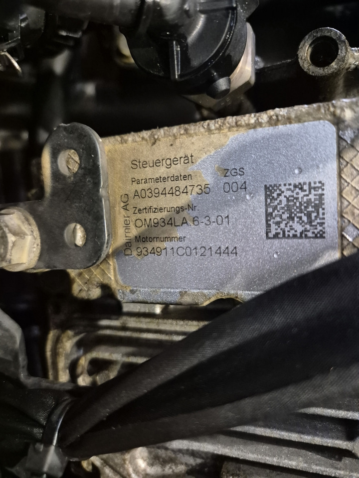 Mercedes Benz OM934LA.6-3-01 Engine (Truck) - Motor - Teherautó: 2 kép. Mercedes Benz OM934LA.6-3-01 Engine (Truck) - Motor - Teherautó: 2 kép.