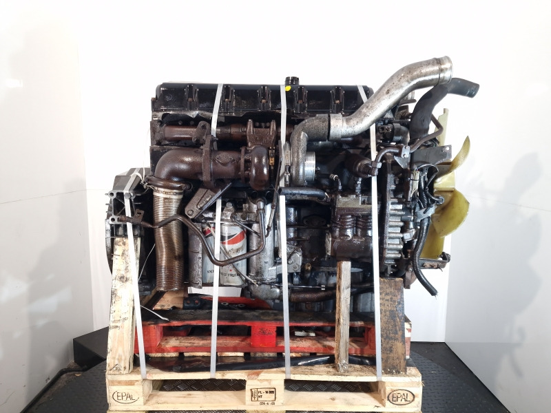 Renault DCI 11 420 (Truck Specification) - Motor - Teherautó: 5 kép. Renault DCI 11 420 (Truck Specification) - Motor - Teherautó: 5 kép.