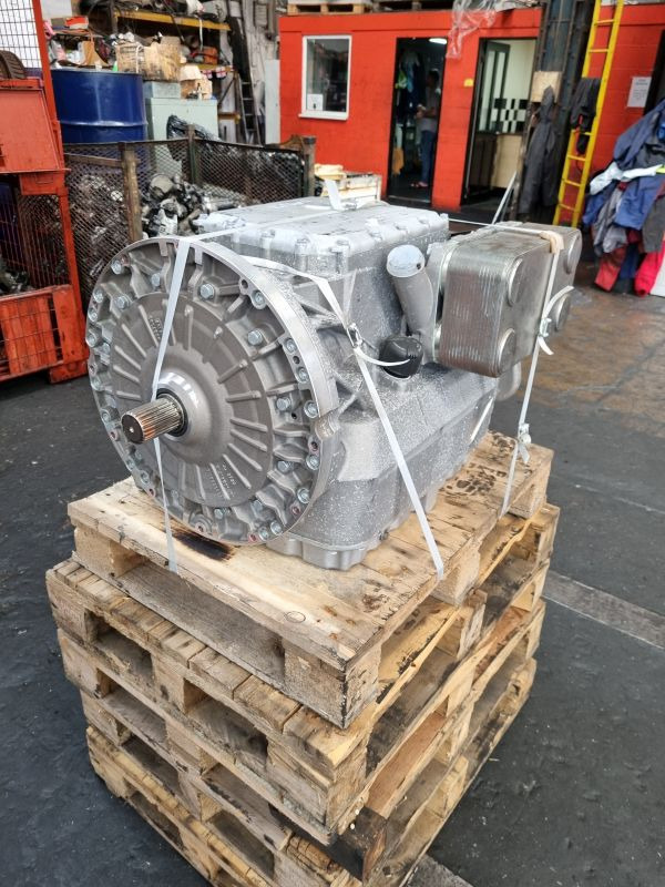 Voith 864.6 F3VTORO-8,5 Gearbox - Sebességváltó: 1 kép. Voith 864.6 F3VTORO-8,5 Gearbox - Sebességváltó: 1 kép.