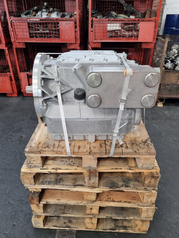 Voith 864.6 F3VTORO-8,5 Gearbox - Sebességváltó: 4 kép. Voith 864.6 F3VTORO-8,5 Gearbox - Sebességváltó: 4 kép.
