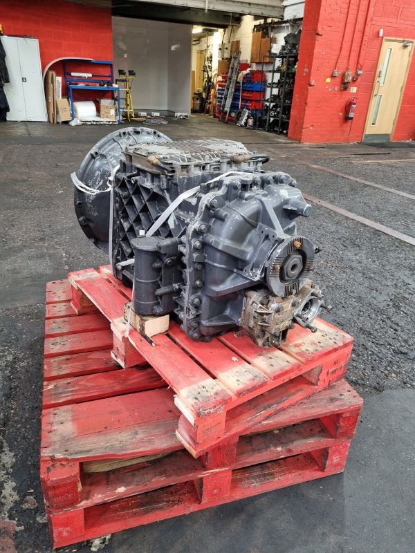 Volvo AT2412C Gearbox - Sebességváltó: 4 kép. Volvo AT2412C Gearbox - Sebességváltó: 4 kép.