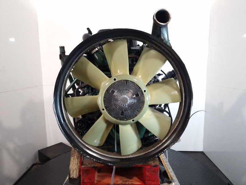 Volvo D11C450-EU V Engine (Truck) - Motor - Teherautó: 5 kép. Volvo D11C450-EU V Engine (Truck) - Motor - Teherautó: 5 kép.