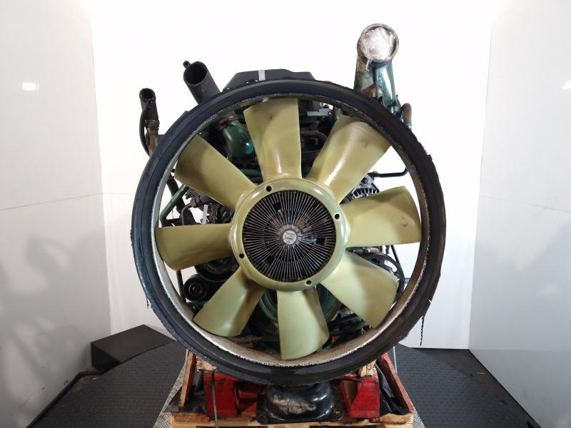 Volvo  D11C450-EU V Engine (Truck) - Motor - Teherautó: 5 kép. Volvo  D11C450-EU V Engine (Truck) - Motor - Teherautó: 5 kép.