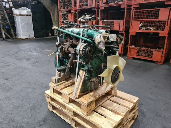 Volvo D4A Perkins 1004 Engine - Motor - Építőipari gépek: 4 kép. Volvo D4A Perkins 1004 Engine - Motor - Építőipari gépek: 4 kép.