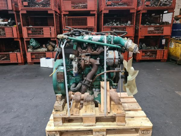 Volvo D4A Perkins 1004 Engine - Motor - Építőipari gépek: 3 kép. Volvo D4A Perkins 1004 Engine - Motor - Építőipari gépek: 3 kép.