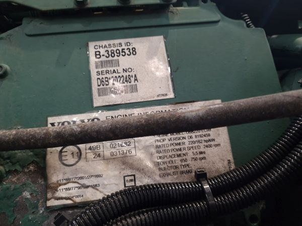 Volvo D6B220 EC09 Engine (Truck) - Motor - Teherautó: 2 kép. Volvo D6B220 EC09 Engine (Truck) - Motor - Teherautó: 2 kép.