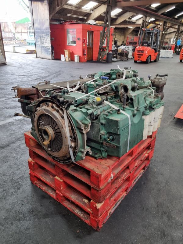 Volvo DH12D Engine - Motor: 1 kép. Volvo DH12D Engine - Motor: 1 kép.