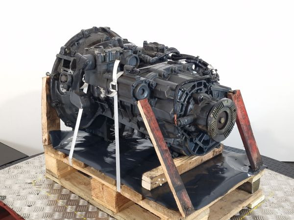 ZF 6S1000TO Volvo Spec Gearbox - Sebességváltó: 5 kép. ZF 6S1000TO Volvo Spec Gearbox - Sebességváltó: 5 kép.