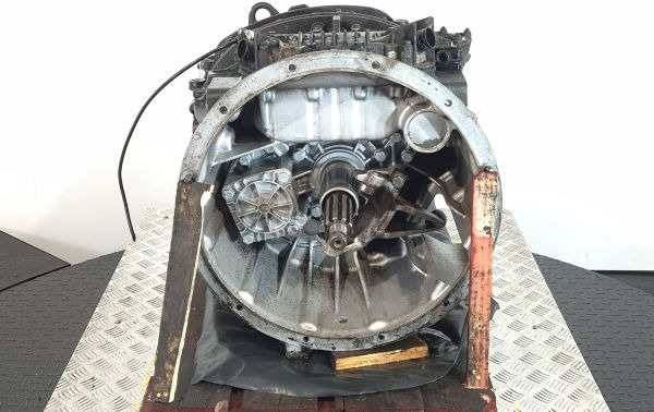 ZF Astronic 12AS1210TO Gearbox - Sebességváltó: 2 kép. ZF Astronic 12AS1210TO Gearbox - Sebességváltó: 2 kép.