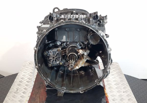 ZF Astronic 12AS1210TO Gearbox - Sebességváltó: 2 kép. ZF Astronic 12AS1210TO Gearbox - Sebességváltó: 2 kép.