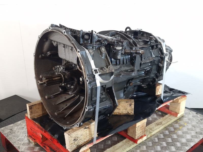 ZF Astronic 12AS1420TO Gearbox - Sebességváltó: 1 kép. ZF Astronic 12AS1420TO Gearbox - Sebességváltó: 1 kép.