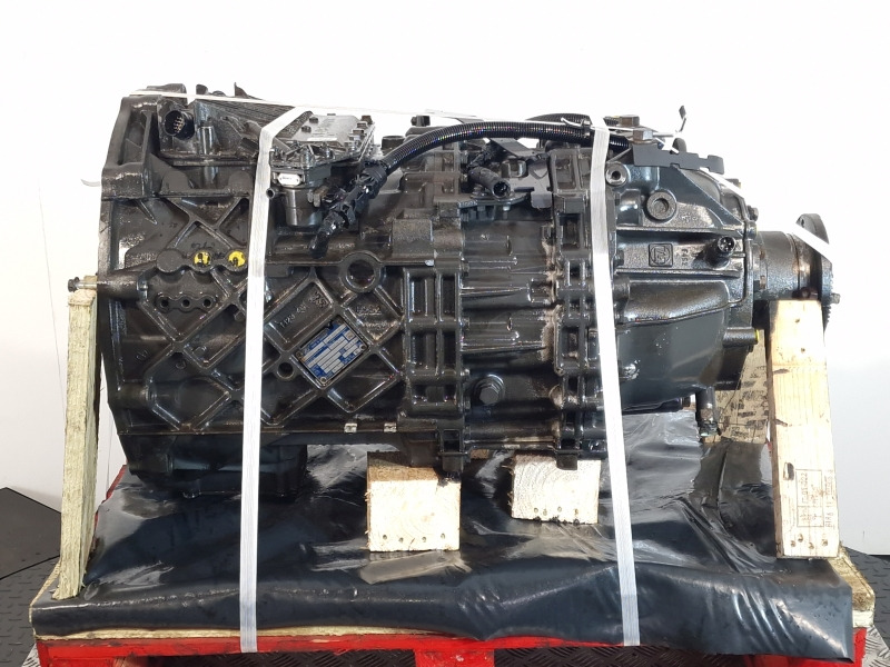 ZF Astronic 12AS2330TD Gearbox - Sebességváltó: 3 kép. ZF Astronic 12AS2330TD Gearbox - Sebességváltó: 3 kép.