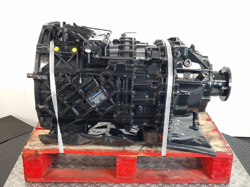ZF Astronic 12AS2330TD Gearbox - Sebességváltó: 3 kép. ZF Astronic 12AS2330TD Gearbox - Sebességváltó: 3 kép.