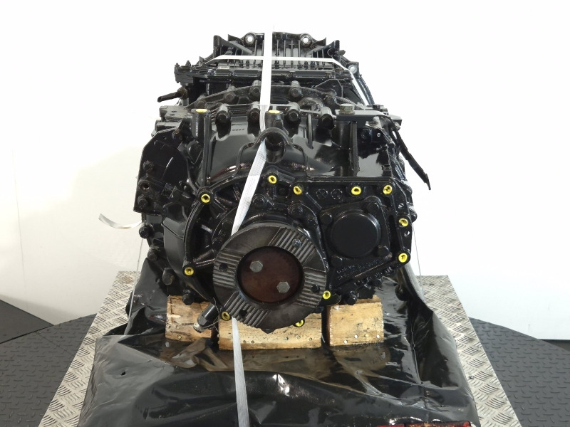 ZF Astronic 12AS2330TD Gearbox - Sebességváltó: 5 kép. ZF Astronic 12AS2330TD Gearbox - Sebességváltó: 5 kép.
