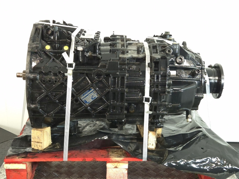 ZF Astronic 12AS2330TD Gearbox - Sebességváltó: 3 kép. ZF Astronic 12AS2330TD Gearbox - Sebességváltó: 3 kép.