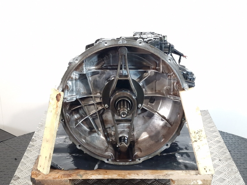 ZF Astronic Lite 6AS1000TO Daf Spec Gearbox - Sebességváltó: 2 kép. ZF Astronic Lite 6AS1000TO Daf Spec Gearbox - Sebességváltó: 2 kép.