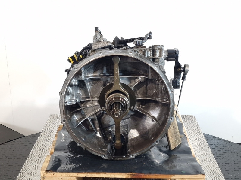 ZF Ecolite 6S800TO / STO8006 Volvo Spec Gearbox - Sebességváltó: 2 kép. ZF Ecolite 6S800TO / STO8006 Volvo Spec Gearbox - Sebességváltó: 2 kép.