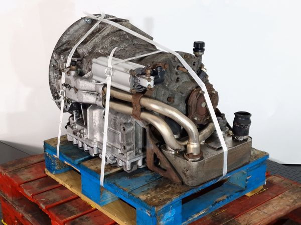 ZF Ecomat 2 6HP502C Gearbox - Sebességváltó: 4 kép. ZF Ecomat 2 6HP502C Gearbox - Sebességváltó: 4 kép.