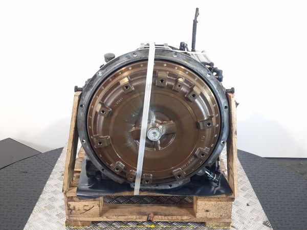ZF Ecomat 2 6HP602C Gearbox - Sebességváltó: 2 kép. ZF Ecomat 2 6HP602C Gearbox - Sebességváltó: 2 kép.