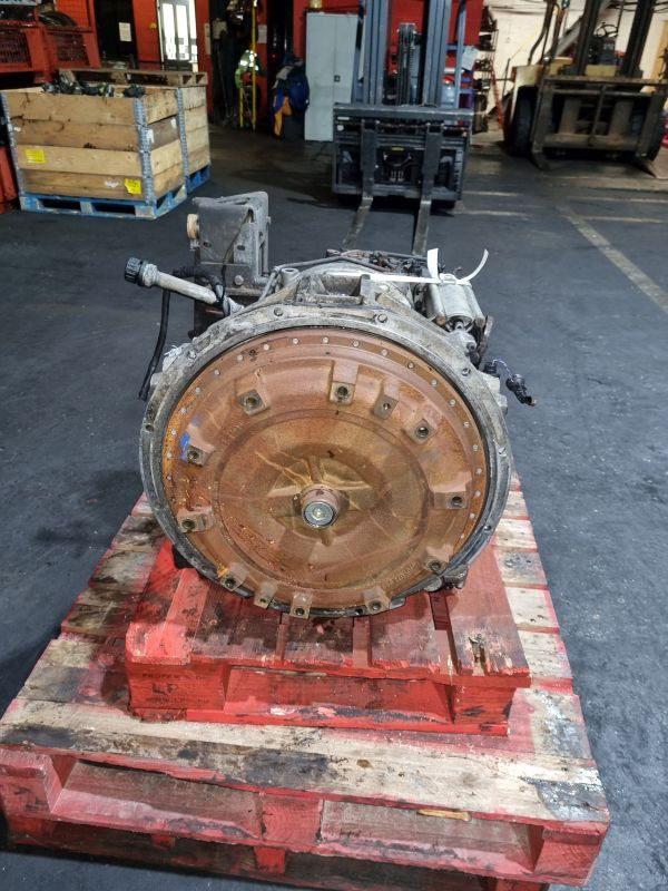 ZF Ecomat 5HP502C Gearbox - Sebességváltó: 2 kép. ZF Ecomat 5HP502C Gearbox - Sebességváltó: 2 kép.