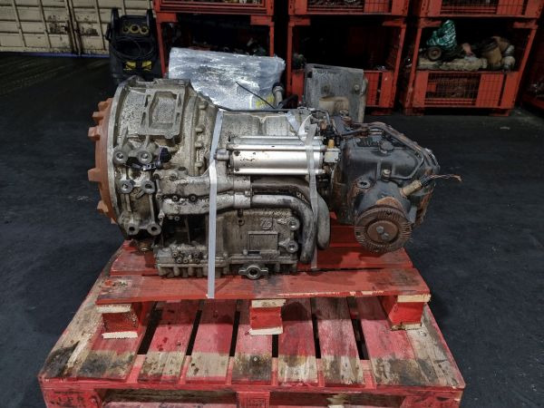 ZF Ecomat 5HP502C Gearbox - Sebességváltó: 3 kép. ZF Ecomat 5HP502C Gearbox - Sebességváltó: 3 kép.