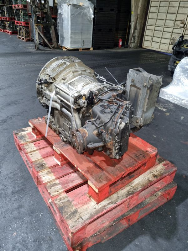 ZF Ecomat 5HP502C Gearbox - Sebességváltó: 4 kép. ZF Ecomat 5HP502C Gearbox - Sebességváltó: 4 kép.