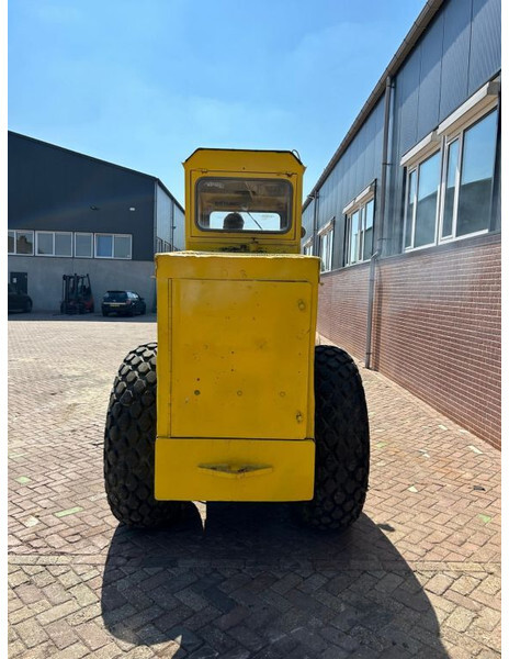 Bomag BW170D - Henger: 4 kép. Bomag BW170D - Henger: 4 kép.