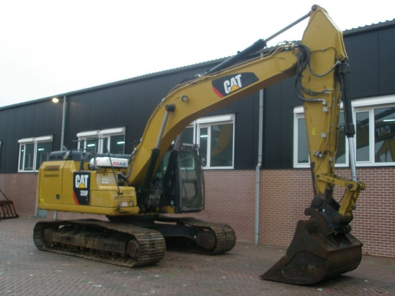 Caterpillar 326FL - Lánctalpas kotró: 4 kép. Caterpillar 326FL - Lánctalpas kotró: 4 kép.