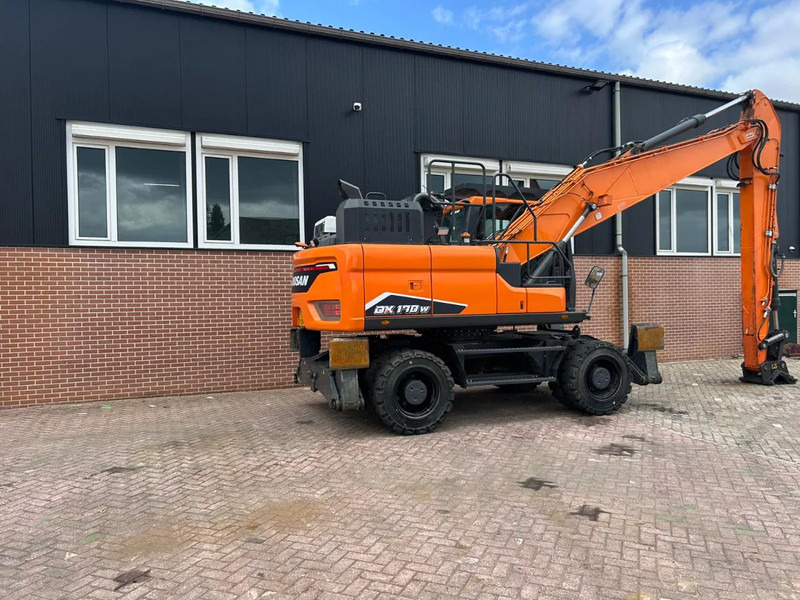 Doosan DX170W-5 - Hulladék kotró: 4 kép. Doosan DX170W-5 - Hulladék kotró: 4 kép.