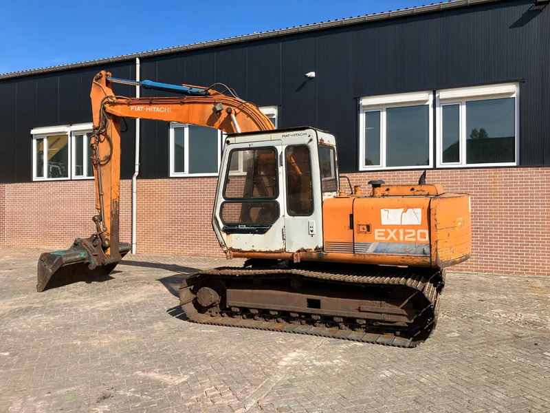 Fiat Hitachi EX120 - Lánctalpas kotró: 2 kép. Fiat Hitachi EX120 - Lánctalpas kotró: 2 kép.