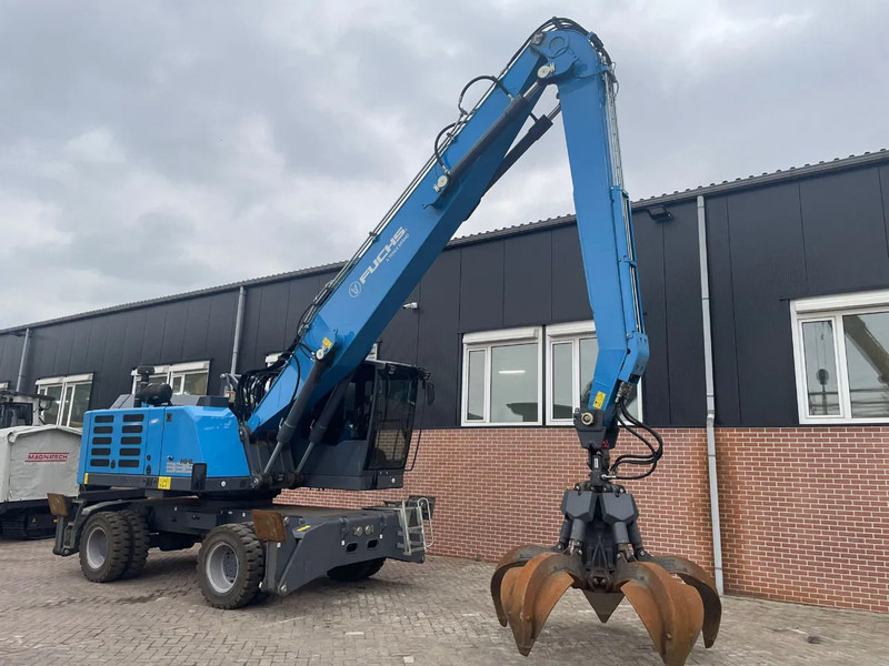 Fuchs MHL335 - Hulladék kotró: 4 kép. Fuchs MHL335 - Hulladék kotró: 4 kép.