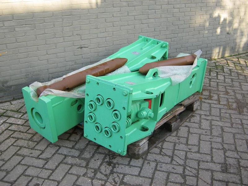 Hamm er BRH501 - Mobil törőgép: 1 kép. Hamm er BRH501 - Mobil törőgép: 1 kép.