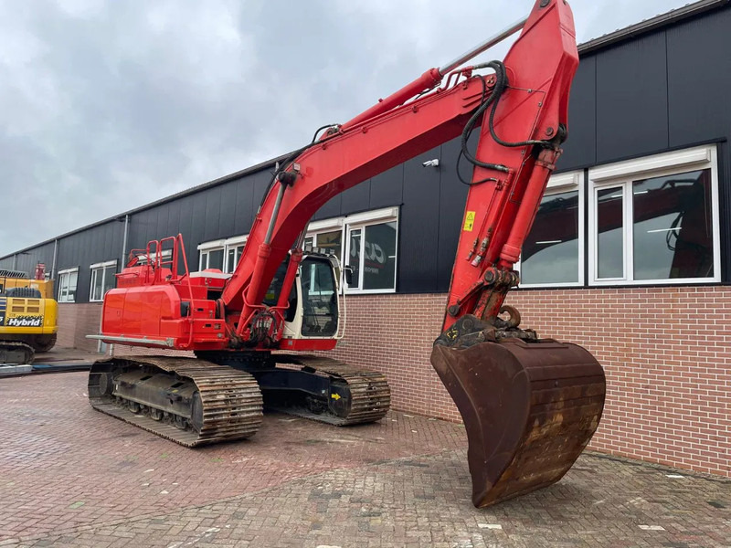 Hitachi ZX300LC-6 - Lánctalpas kotró: 4 kép. Hitachi ZX300LC-6 - Lánctalpas kotró: 4 kép.