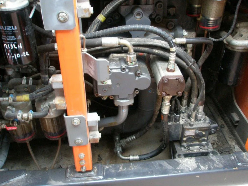 Hitachi ZX490LCH-6 - Lánctalpas kotró: 5 kép. Hitachi ZX490LCH-6 - Lánctalpas kotró: 5 kép.