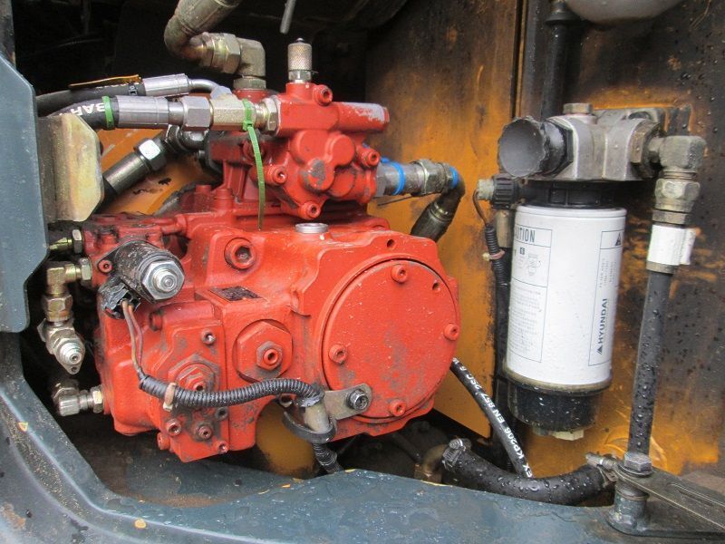 Hyundai Robex 145LCR-9S - Lánctalpas kotró: 5 kép. Hyundai Robex 145LCR-9S - Lánctalpas kotró: 5 kép.