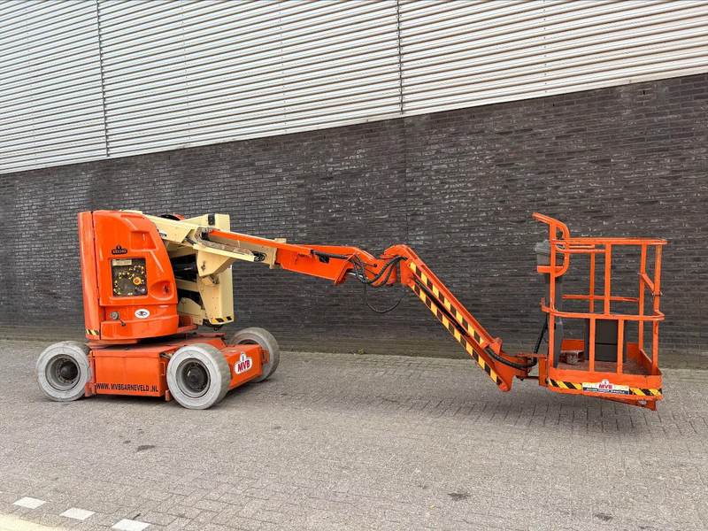 JLG E300AJP - Személyemelő: 2 kép. JLG E300AJP - Személyemelő: 2 kép.