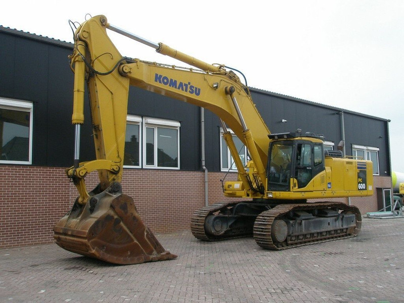 Komatsu PC 600LC-7K - Lánctalpas kotró: 1 kép. Komatsu PC 600LC-7K - Lánctalpas kotró: 1 kép.
