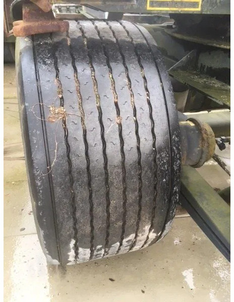 Krone AZ - Pótkocsi cserefelépítményes: 4 kép. Krone AZ - Pótkocsi cserefelépítményes: 4 kép.