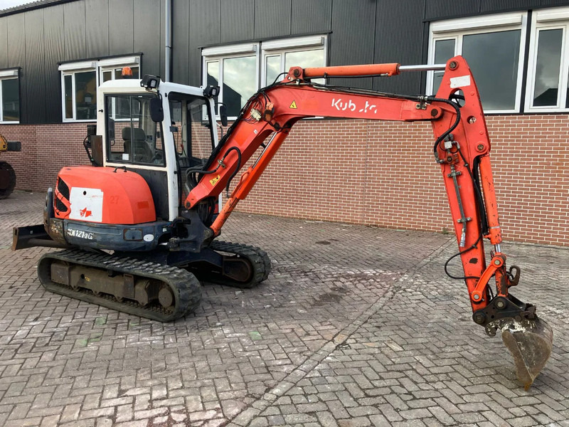 Kubota KX121-3a - Minikotró: 3 kép. Kubota KX121-3a - Minikotró: 3 kép.