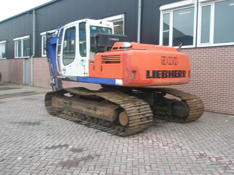 Liebherr R900C - Lánctalpas kotró: 2 kép. Liebherr R900C - Lánctalpas kotró: 2 kép.