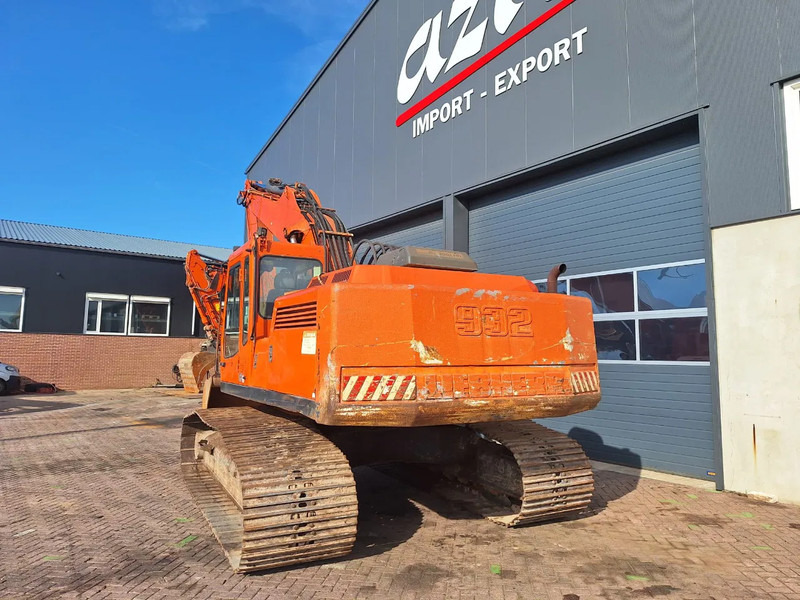 Liebherr R932 - Lánctalpas kotró: 5 kép. Liebherr R932 - Lánctalpas kotró: 5 kép.