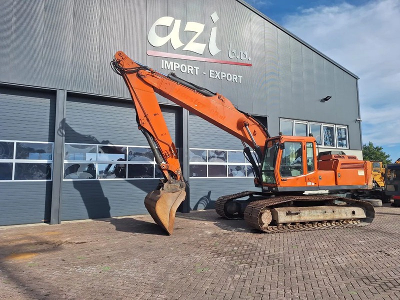 Liebherr R932 - Lánctalpas kotró: 1 kép. Liebherr R932 - Lánctalpas kotró: 1 kép.