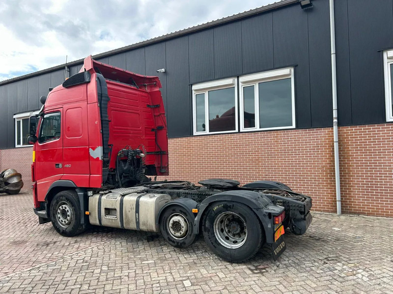 Volvo FH 460 - Nyergesvontató: 3 kép. Volvo FH 460 - Nyergesvontató: 3 kép.