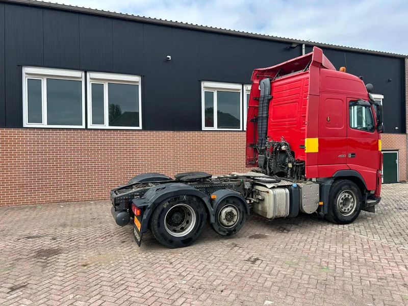 Volvo FH 460 - Nyergesvontató: 2 kép. Volvo FH 460 - Nyergesvontató: 2 kép.
