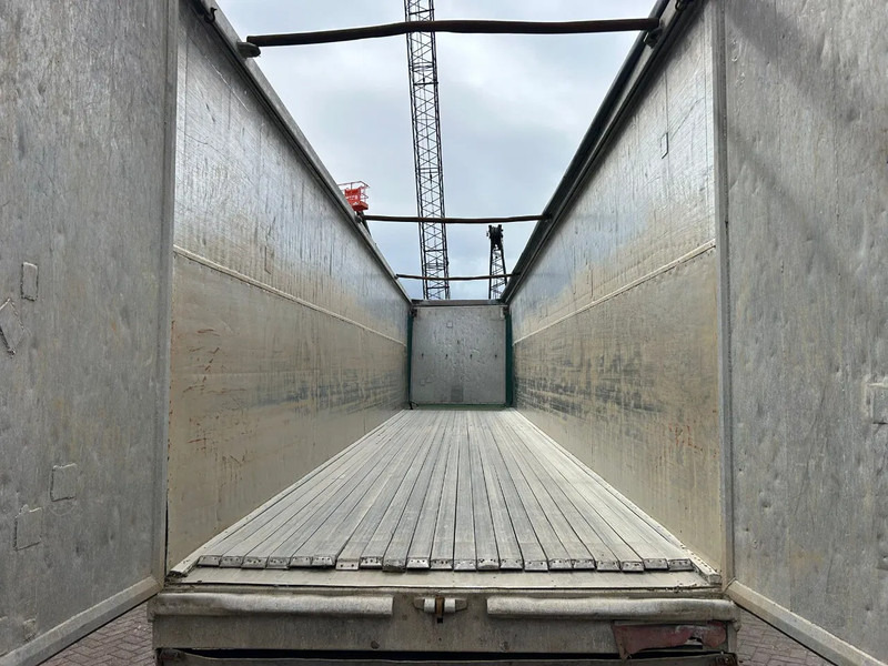 Stas S300ZX - Félpótkocsi öönkihordós: 5 kép. Stas S300ZX - Félpótkocsi öönkihordós: 5 kép.