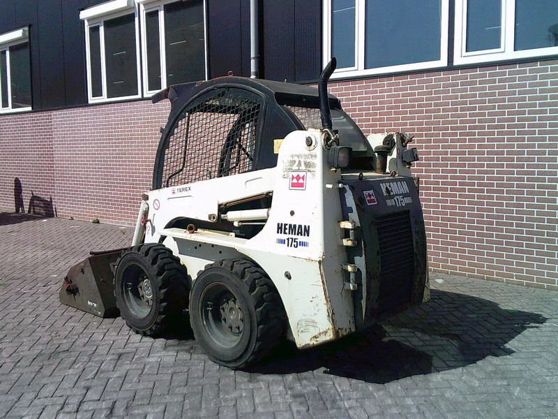 Terex Heman 175 - Mini homlokrakodó: 2 kép. Terex Heman 175 - Mini homlokrakodó: 2 kép.